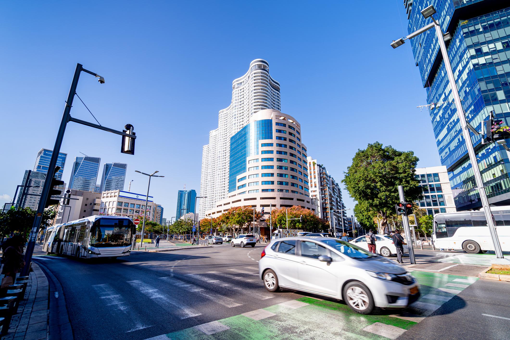 תל אביב, כביש ותנועה עירונית